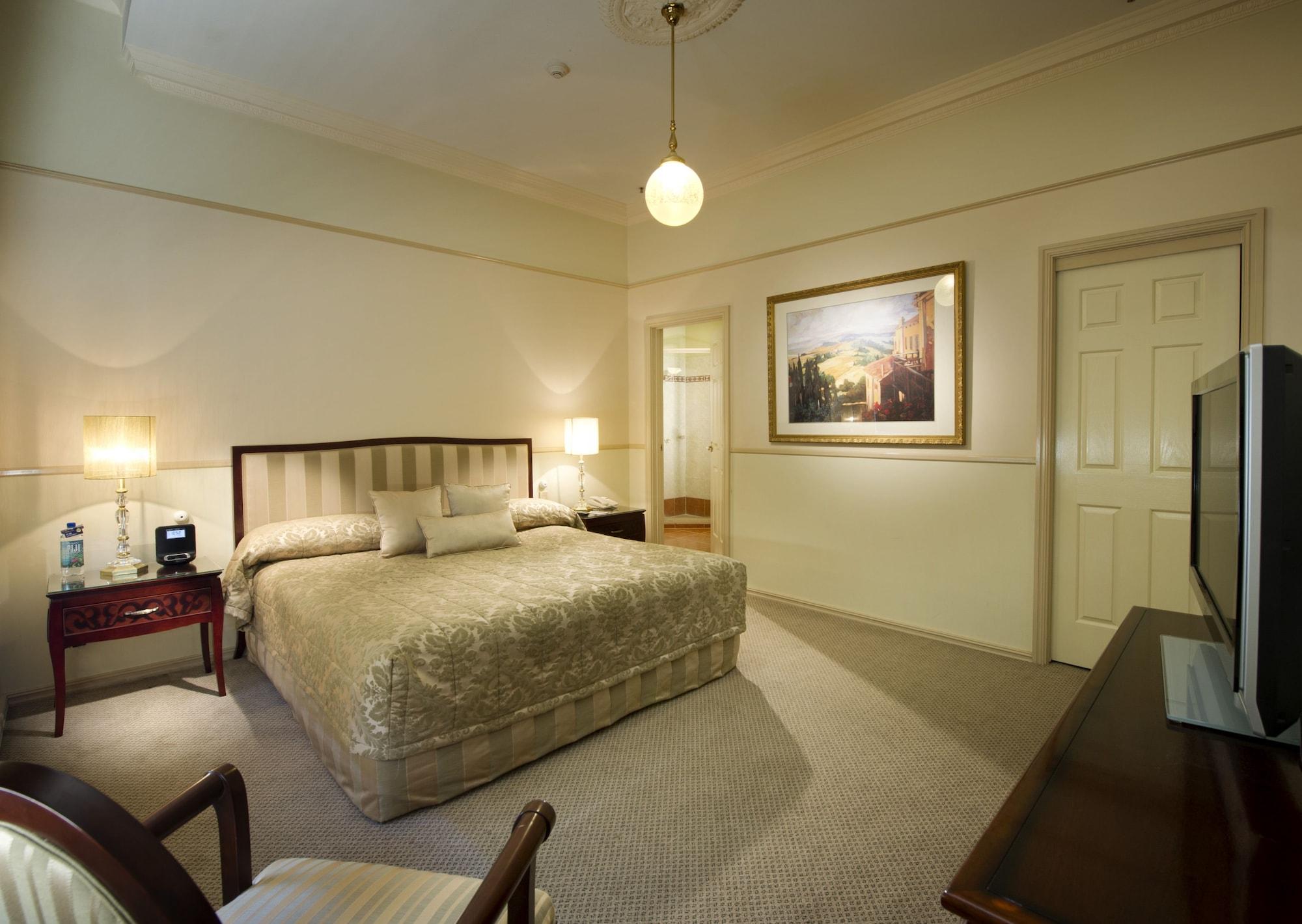 Royal Hotel